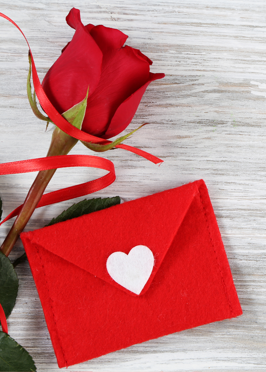 Gepersonaliseerd brievenbuspakketje Valentijn roos envelop